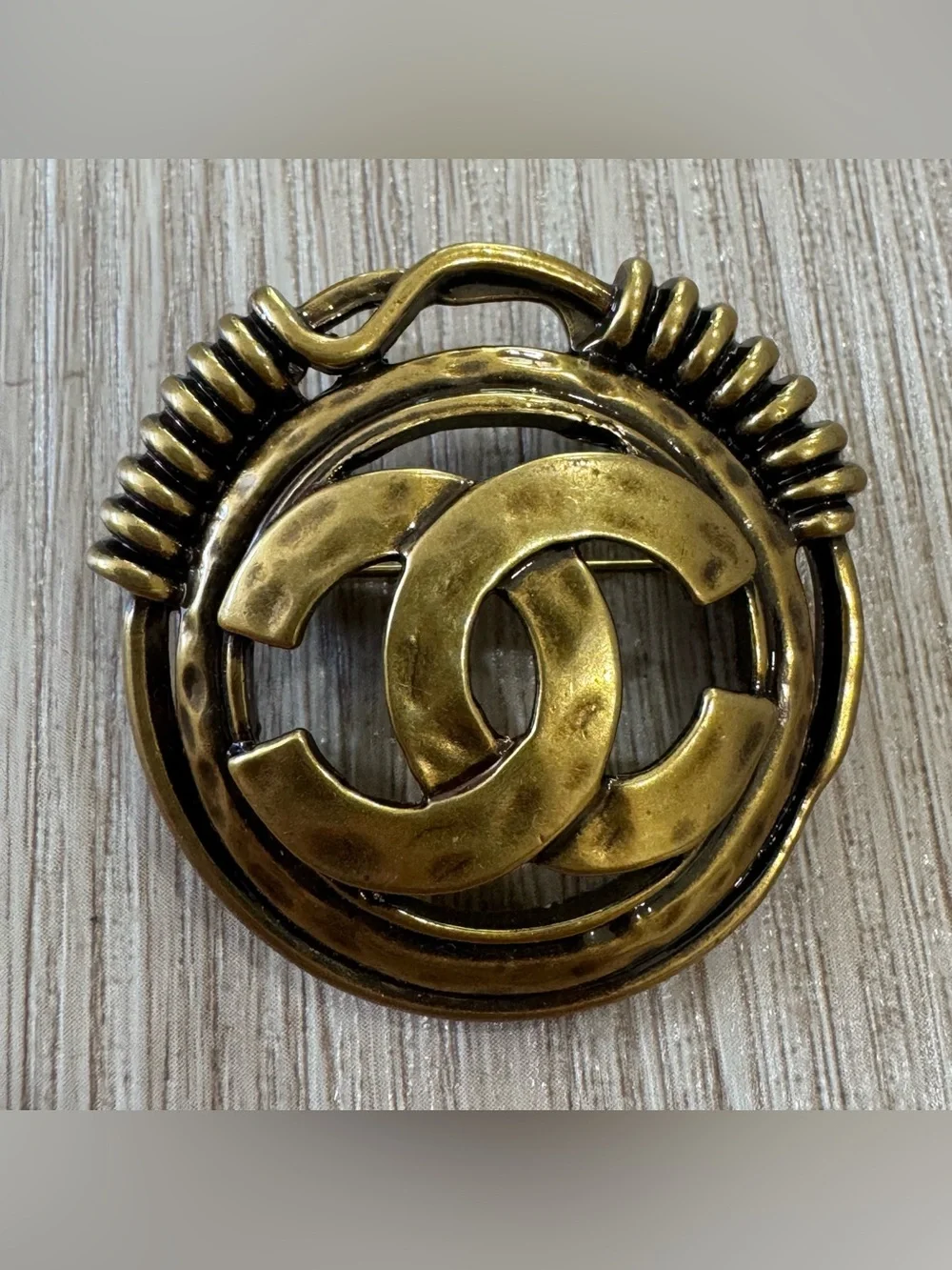 CHANEL vintage Brooch Authentic new